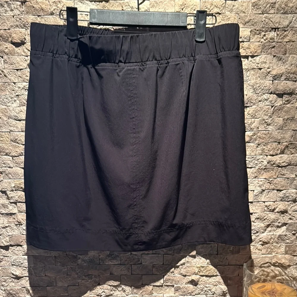 J. Jill Black Fit Skort - Picture 2 of 4